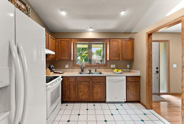 7775 Grinnell Way, Lakeville, MN 55044