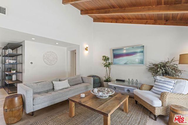 23023 Gainford Street, Los Angeles, CA 91364