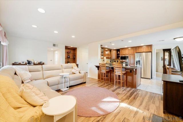 872 Oro Grande Street, Oceanside, CA 92057