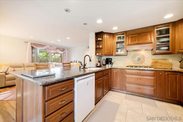 872 Oro Grande Street, Oceanside, CA 92057