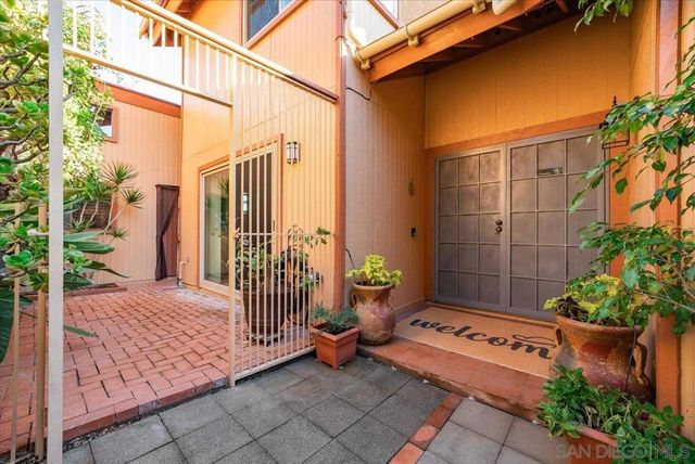 872 Oro Grande Street, Oceanside, CA 92057