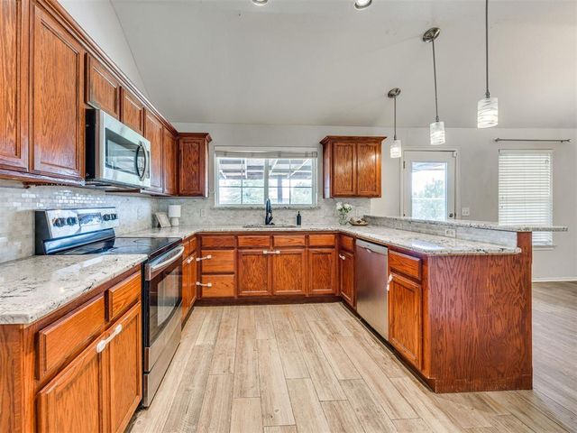 16104 Cantera Creek Drive, Edmond, OK 73013
