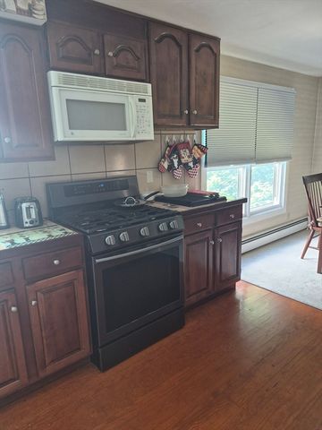 9 South Street, Upton, MA 01568