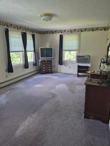 9 South Street, Upton, MA 01568