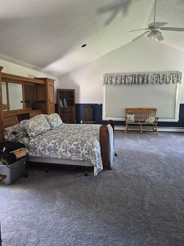 9 South Street, Upton, MA 01568