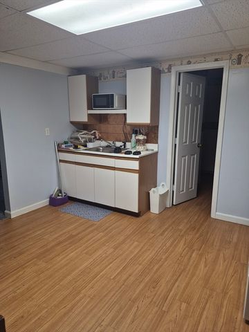 9 South Street, Upton, MA 01568