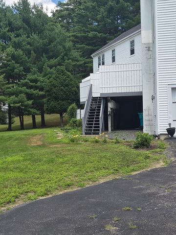 9 South Street, Upton, MA 01568