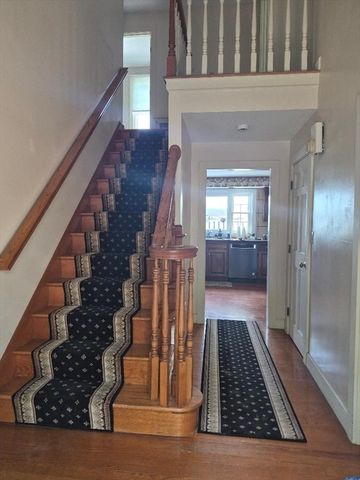 9 South Street, Upton, MA 01568