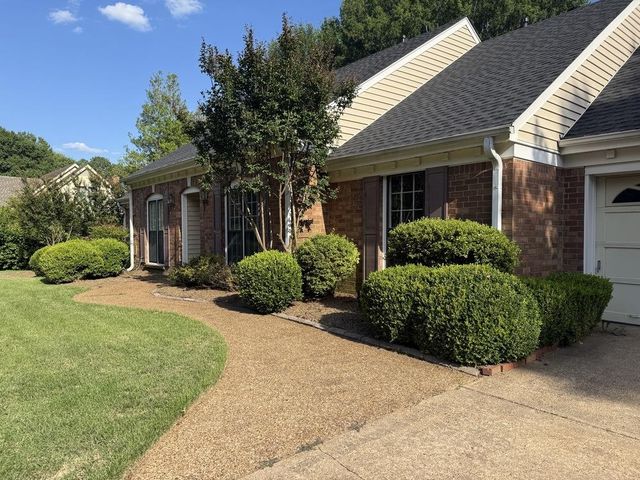7637 CROSS VILLAGE DR, Germantown, TN 38138