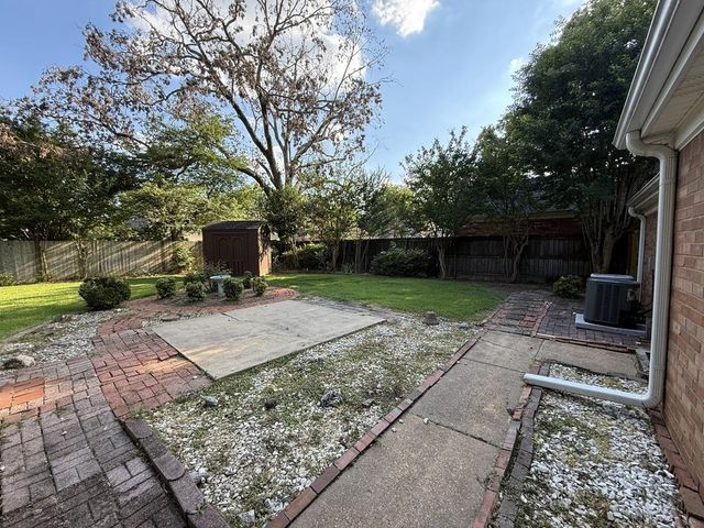 7637 CROSS VILLAGE DR, Germantown, TN 38138