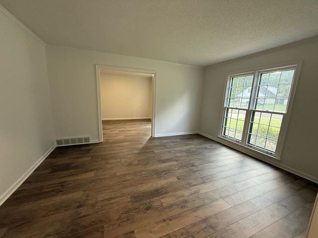 7637 CROSS VILLAGE DR, Germantown, TN 38138