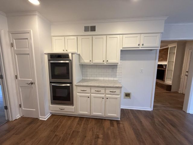 7637 CROSS VILLAGE DR, Germantown, TN 38138