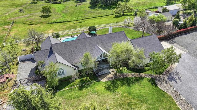 4558 Country View Ct, Cool, CA 95614