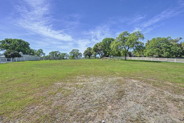 4558 Country View Ct, Cool, CA 95614