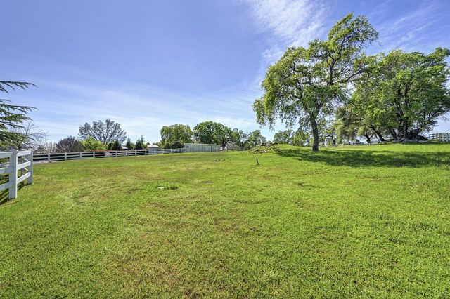 4558 Country View Ct, Cool, CA 95614