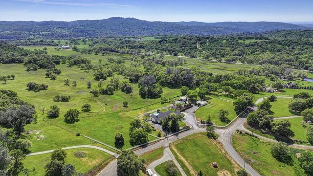 4558 Country View Ct, Cool, CA 95614