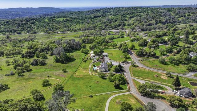 4558 Country View Ct, Cool, CA 95614