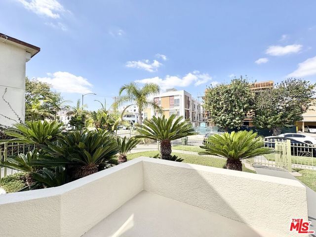 1450 S Hayworth Avenue, Los Angeles, CA 90035