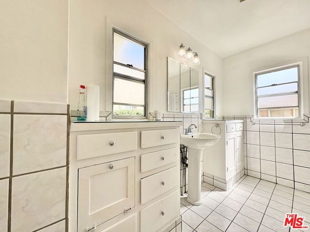 1450 S Hayworth Avenue, Los Angeles, CA 90035