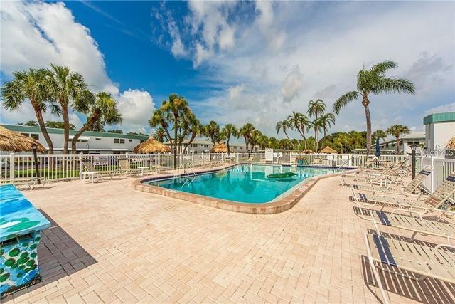 5356 81ST STREET N 15, St Petersburg, FL 33709