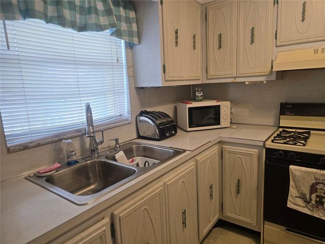 5356 81ST STREET N 15, St Petersburg, FL 33709