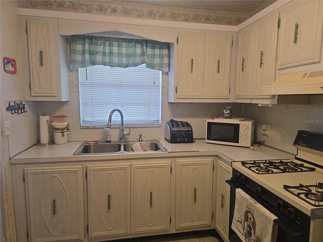 5356 81ST STREET N 15, St Petersburg, FL 33709