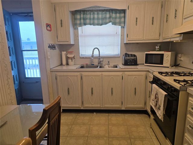 5356 81ST STREET N 15, St Petersburg, FL 33709