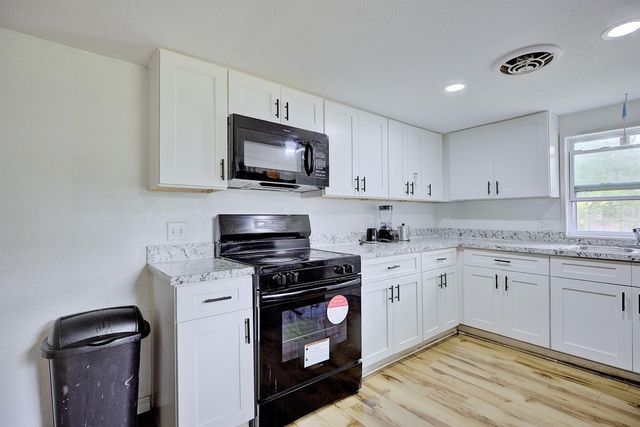109 S ANOKA AVENUE, Avon Park, FL 33825