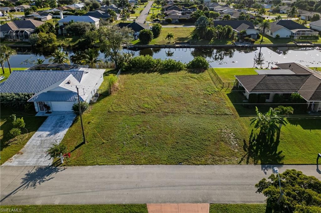Image 1 of property listing at 3803 SW 5 PL, Cape Coral, FL 33914