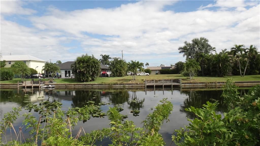 Image 11 of property listing at 3803 SW 5 PL, Cape Coral, FL 33914