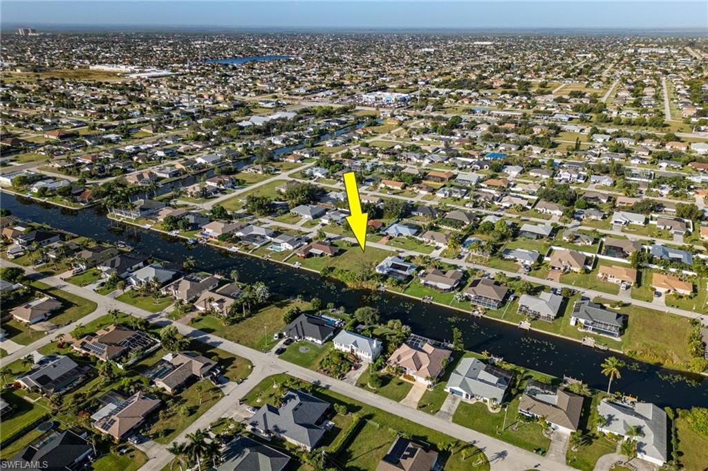 Image 9 of property listing at 3803 SW 5 PL, Cape Coral, FL 33914