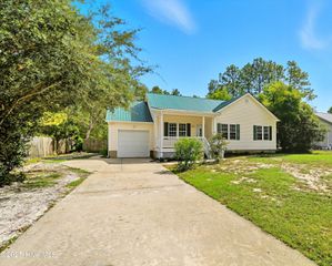 71 W South Shore Drive, Southport, NC 28461