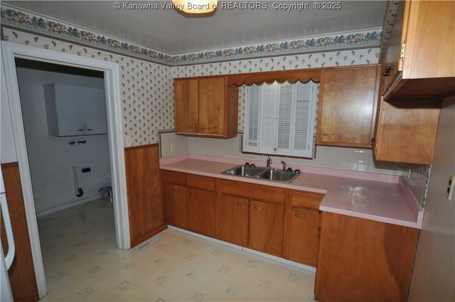 520 22nd Street, Dunbar, WV 25064