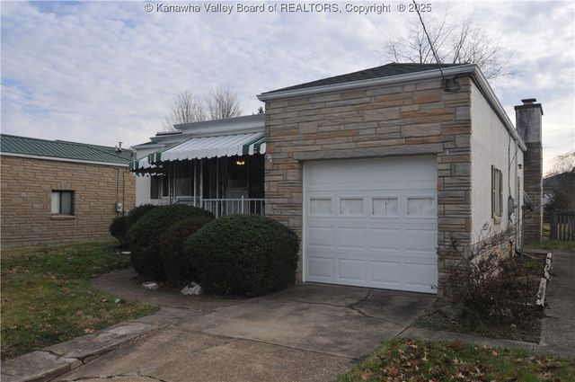 520 22nd Street, Dunbar, WV 25064