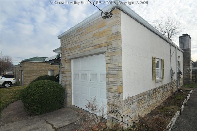 520 22nd Street, Dunbar, WV 25064