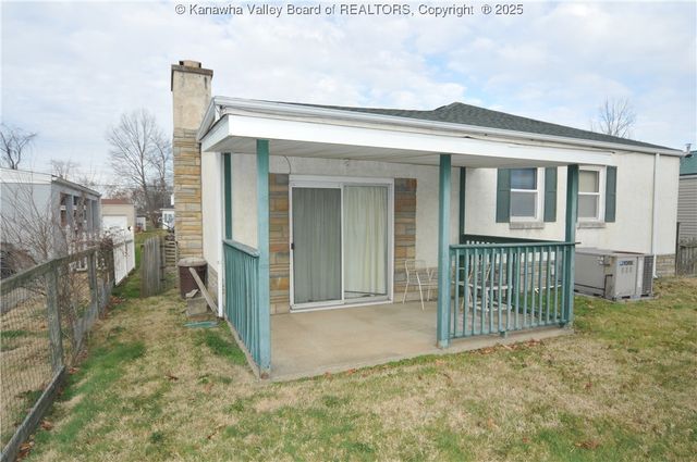 520 22nd Street, Dunbar, WV 25064