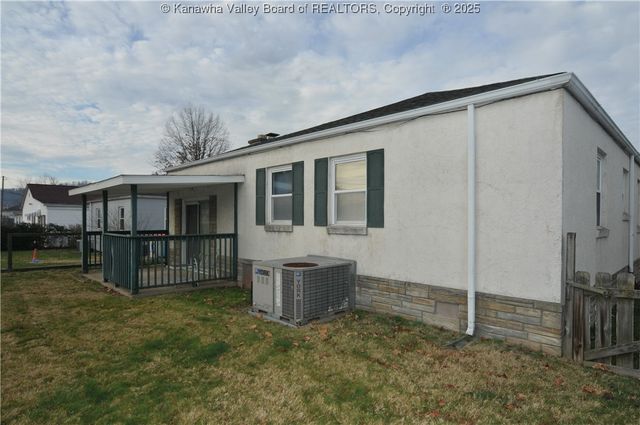 520 22nd Street, Dunbar, WV 25064