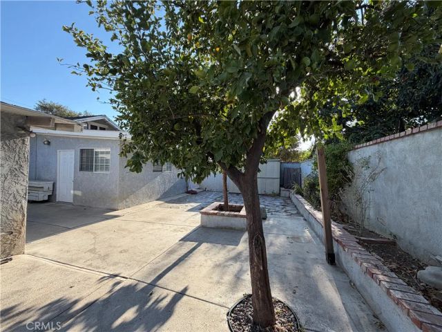 129 E Pomona, Monrovia, CA 91016