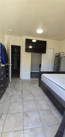 700 W 77th, Los Angeles, CA 90044