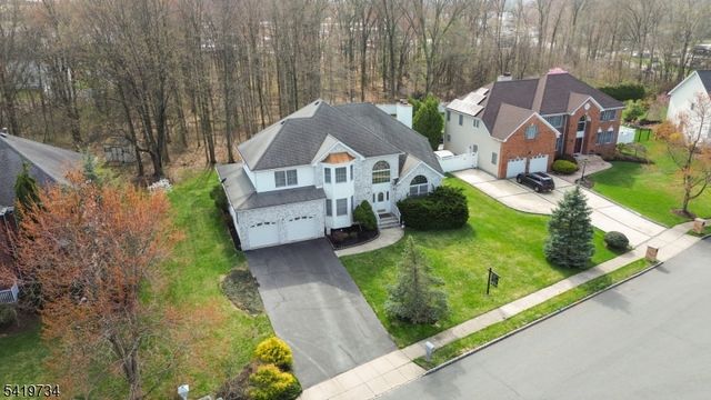 6 Breanne Ct, East Hanover Twp., NJ 07936