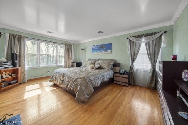 6 Breanne Ct, East Hanover Twp., NJ 07936