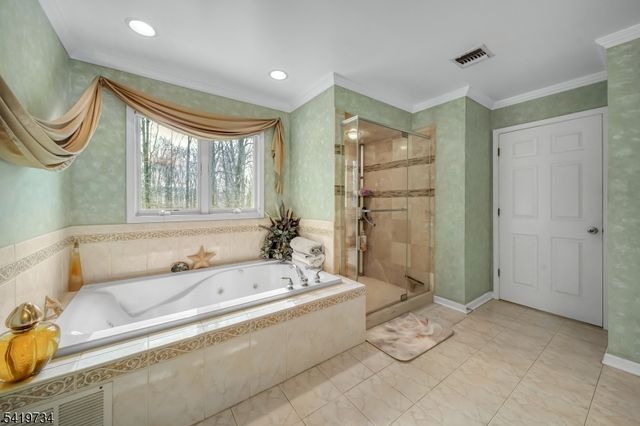 6 Breanne Ct, East Hanover Twp., NJ 07936