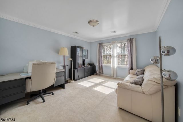 6 Breanne Ct, East Hanover Twp., NJ 07936