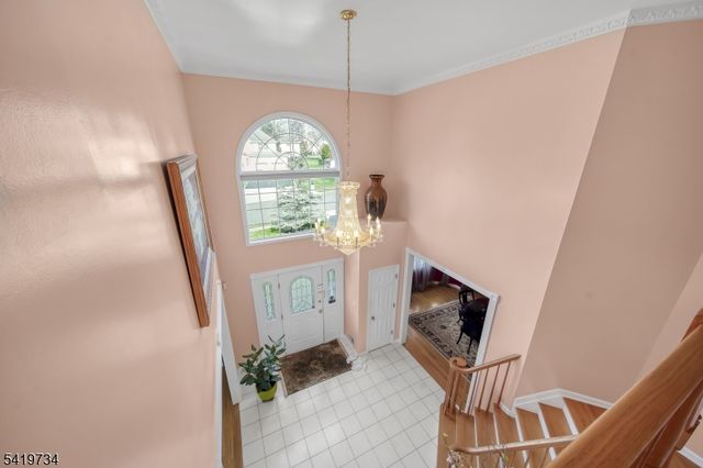 6 Breanne Ct, East Hanover Twp., NJ 07936