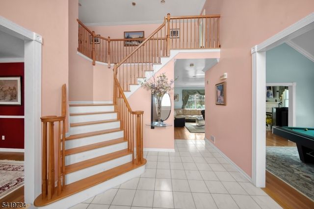 6 Breanne Ct, East Hanover Twp., NJ 07936