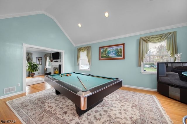 6 Breanne Ct, East Hanover Twp., NJ 07936