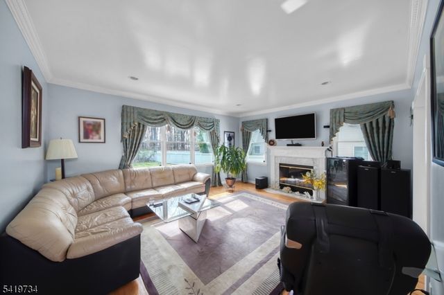 6 Breanne Ct, East Hanover Twp., NJ 07936
