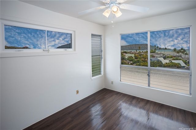5864 Kalanianaole Highway B, Honolulu, HI 96821