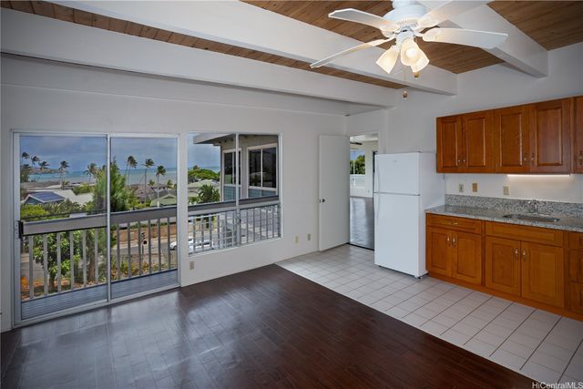 5864 Kalanianaole Highway B, Honolulu, HI 96821