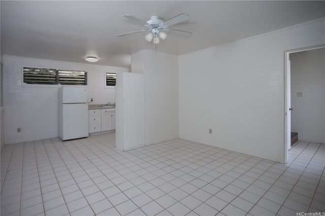 5864 Kalanianaole Highway B, Honolulu, HI 96821